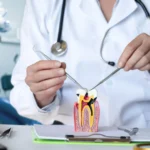 dentist-28277-explaining-root-canal-treatment